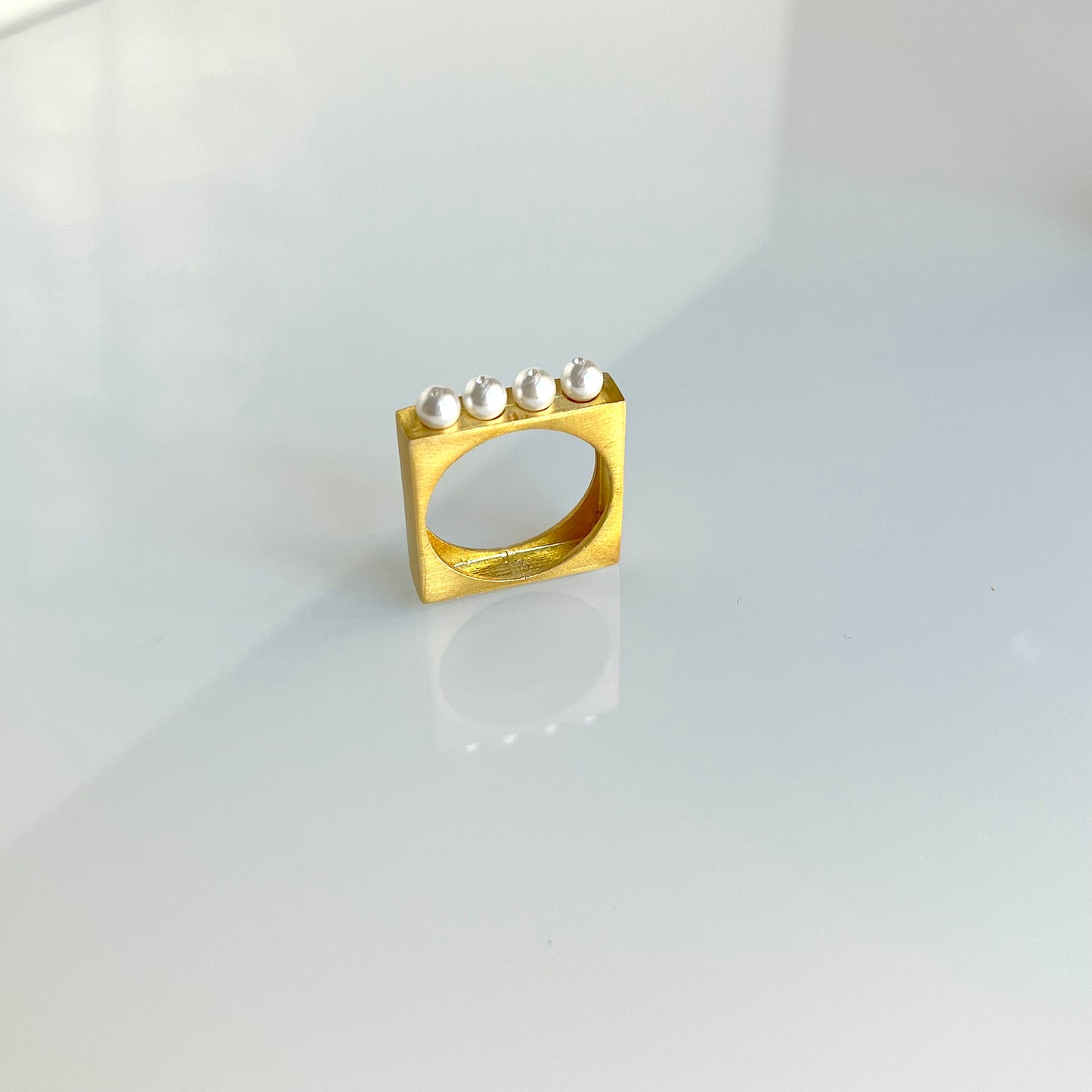 Pearl Axis Ring